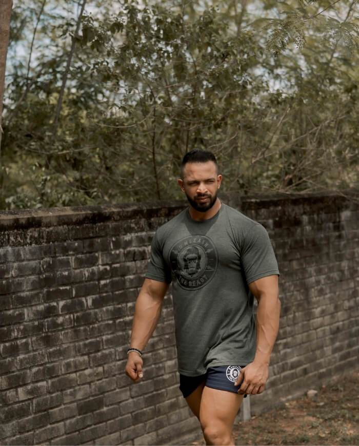 UB SIGNATURE TEE &#8211; REGULAR FIT2