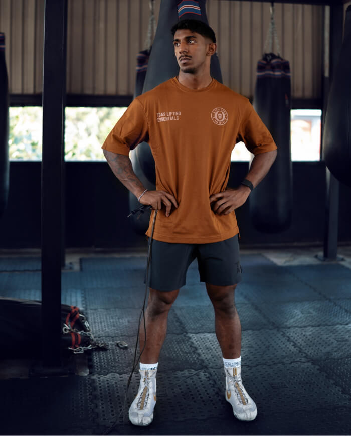 LIFTING ESSENTIALS OVERSIZED TEE - RUST BROWN